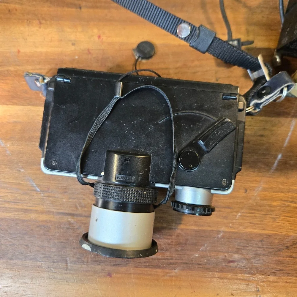 Vintage Minolta 110 Zoom SLR Camera & flash Untested